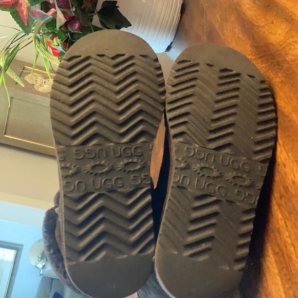 UGG AUSTRALIA CLASSIC SHORT 5825. - Picture 12 of 16